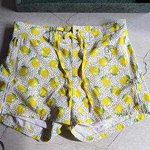 Lemon Print Women's Shorts